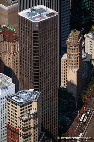 © aerialarchives.com aerial photograph of McKesson Plaza Tower,
AHLB4628 BN8WPY