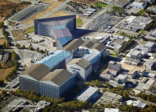 © aerialarchives.com NASA Amses, Moffett Field, Mountain View aerial photograph, wind tunnel
AHLB4074, AHFJ1P